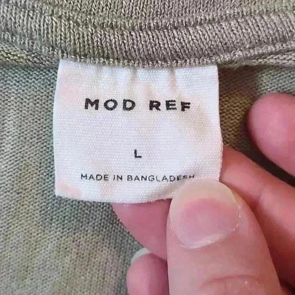 V-neck Tee - Picture 5 of 6